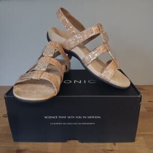 Vionic Amber Sandals Adjustable Orthaheel Gold Cork Womens Size 7 M - New
